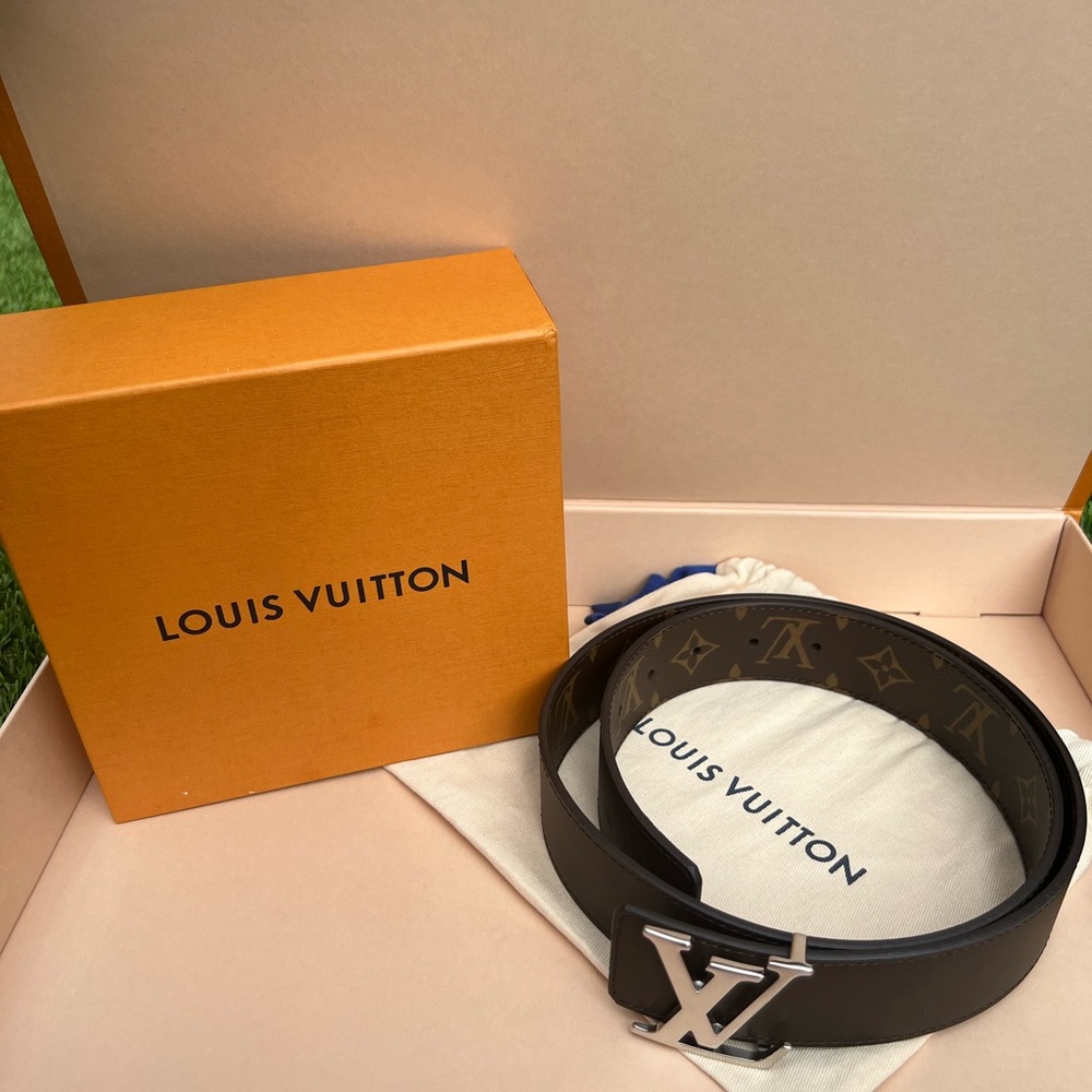 ❌SOLD❌Louis Vuitton Initiales 40mm Reversible Belt